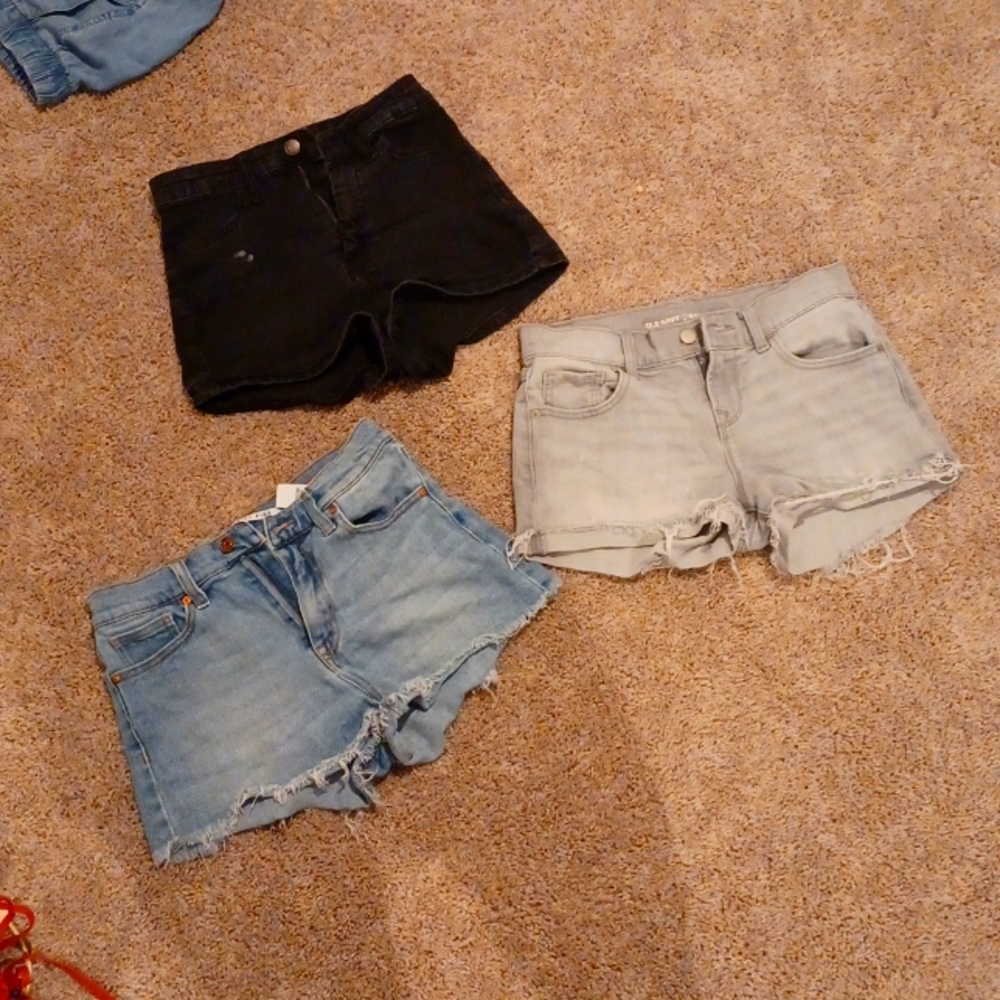 3 pairs of stylish shorts for the summer!